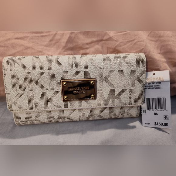 NWT! Michael Kors Checkbook Wallet - Picture 1 of 12
